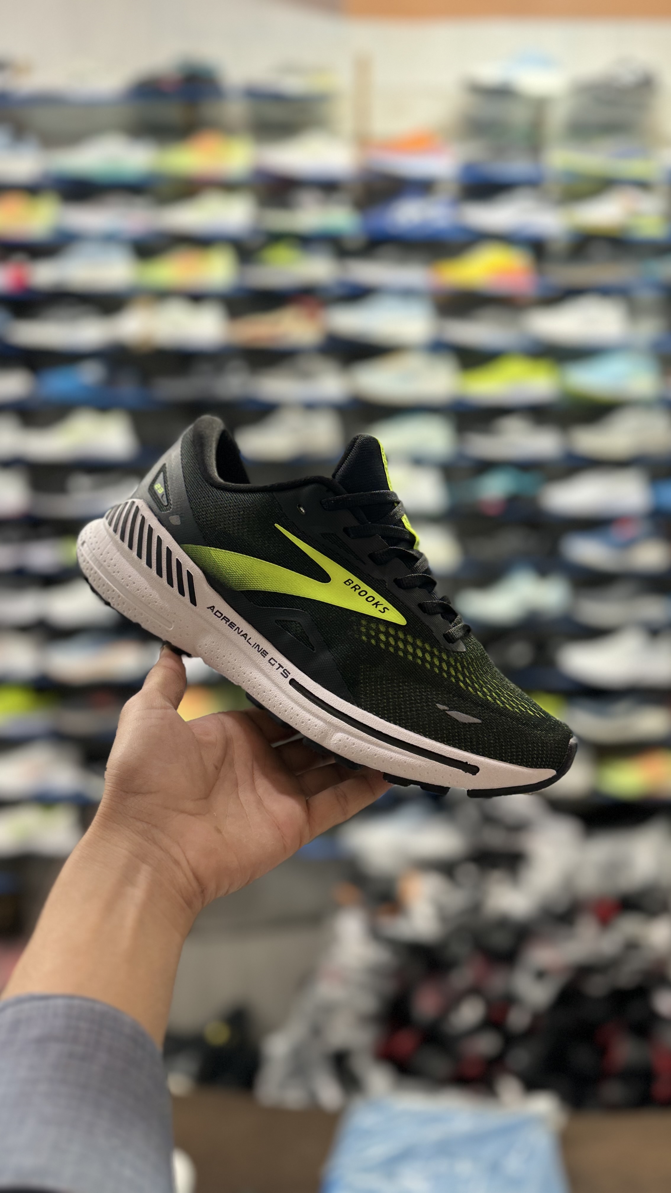 جدیدترین بروکس اندرینالین23شارژشدبارنگ بندی متفاوت