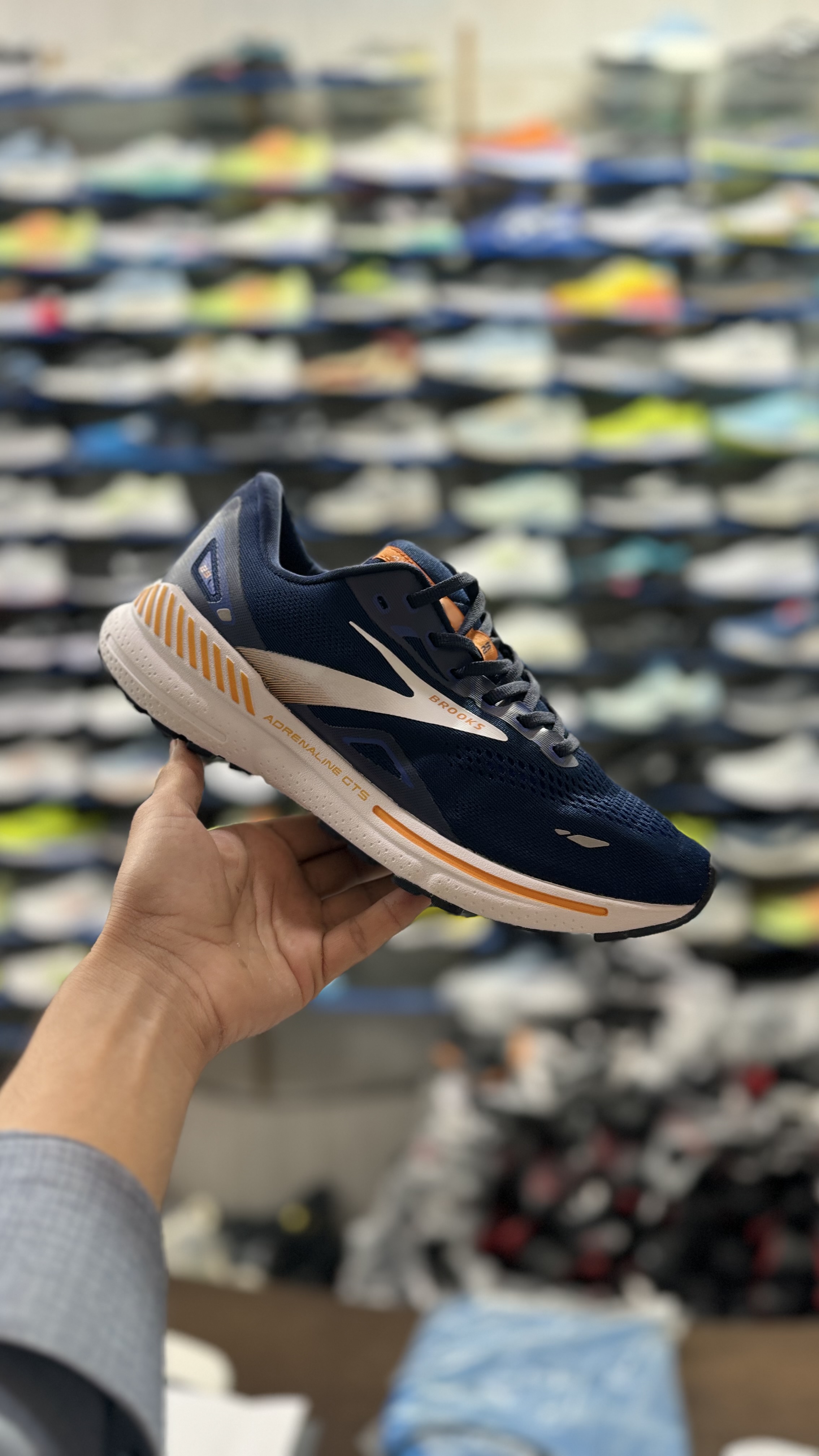 جدیدترین بروکس اندرینالین23شارژشدبارنگ بندی متفاوت