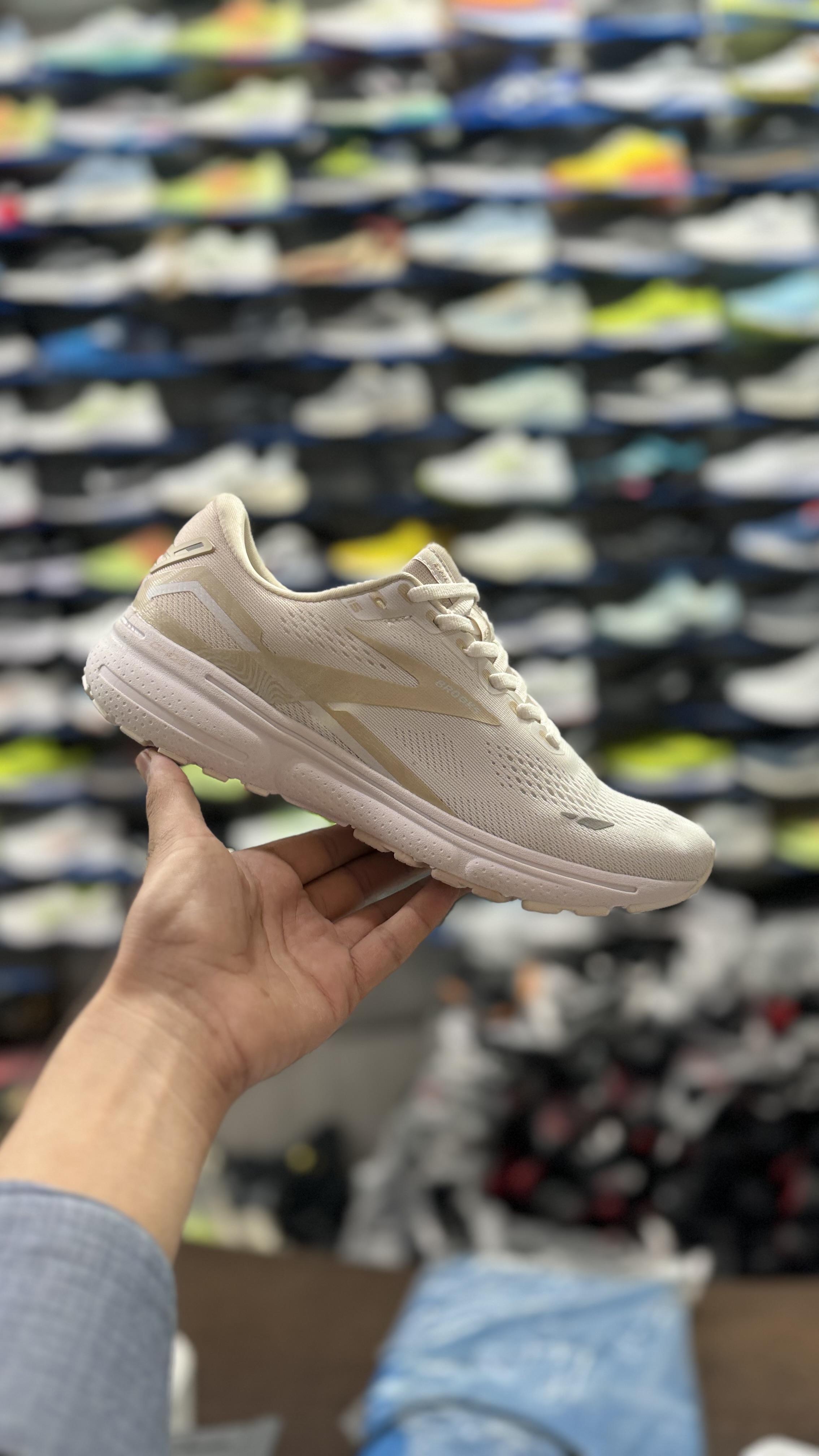 جدیدترین بروکس اندرینالین23شارژشدبارنگ بندی متفاوت